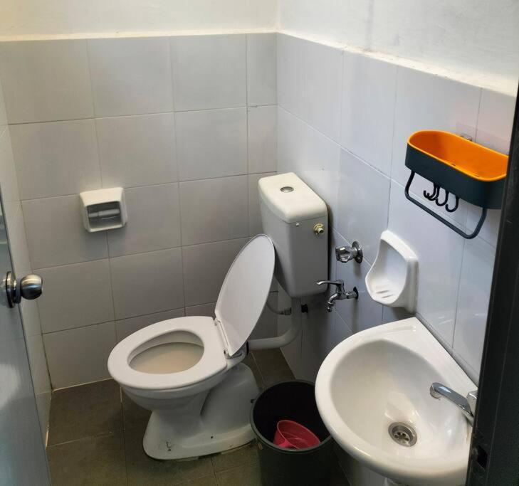 Iris 55 Corner Lot House Spacious Outdoor With Wi-Fi Johor Bahru Esterno foto