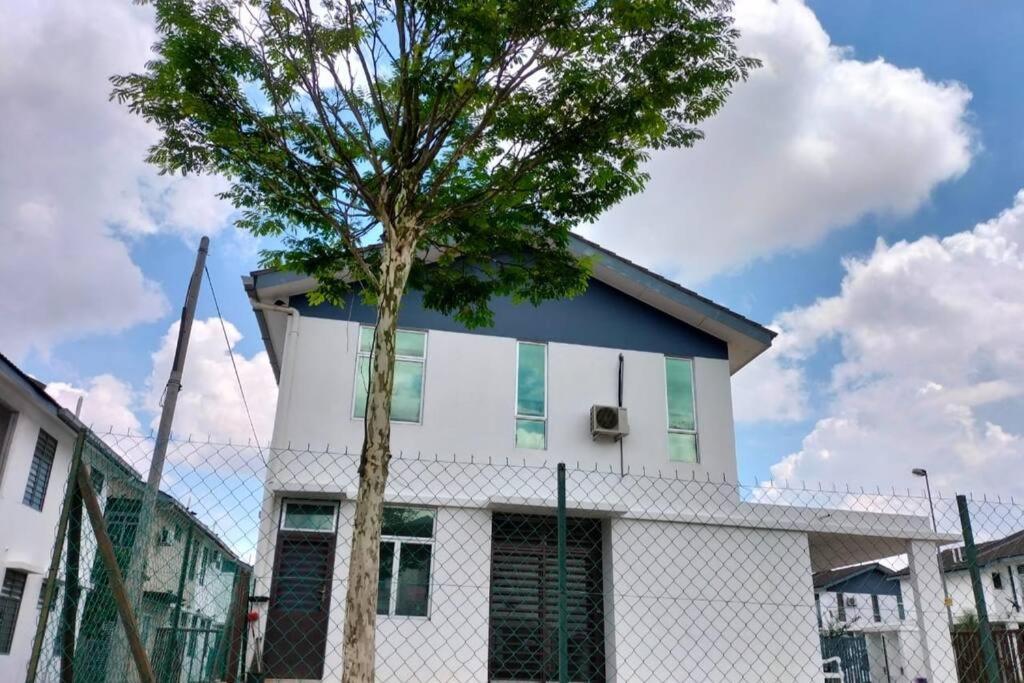 Iris 55 Corner Lot House Spacious Outdoor With Wi-Fi Johor Bahru Esterno foto